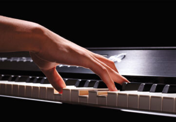 học đàn piano